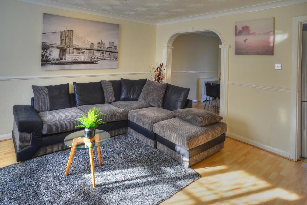 Modern & Spacious - Walk To London Excel- Parking Exterior foto