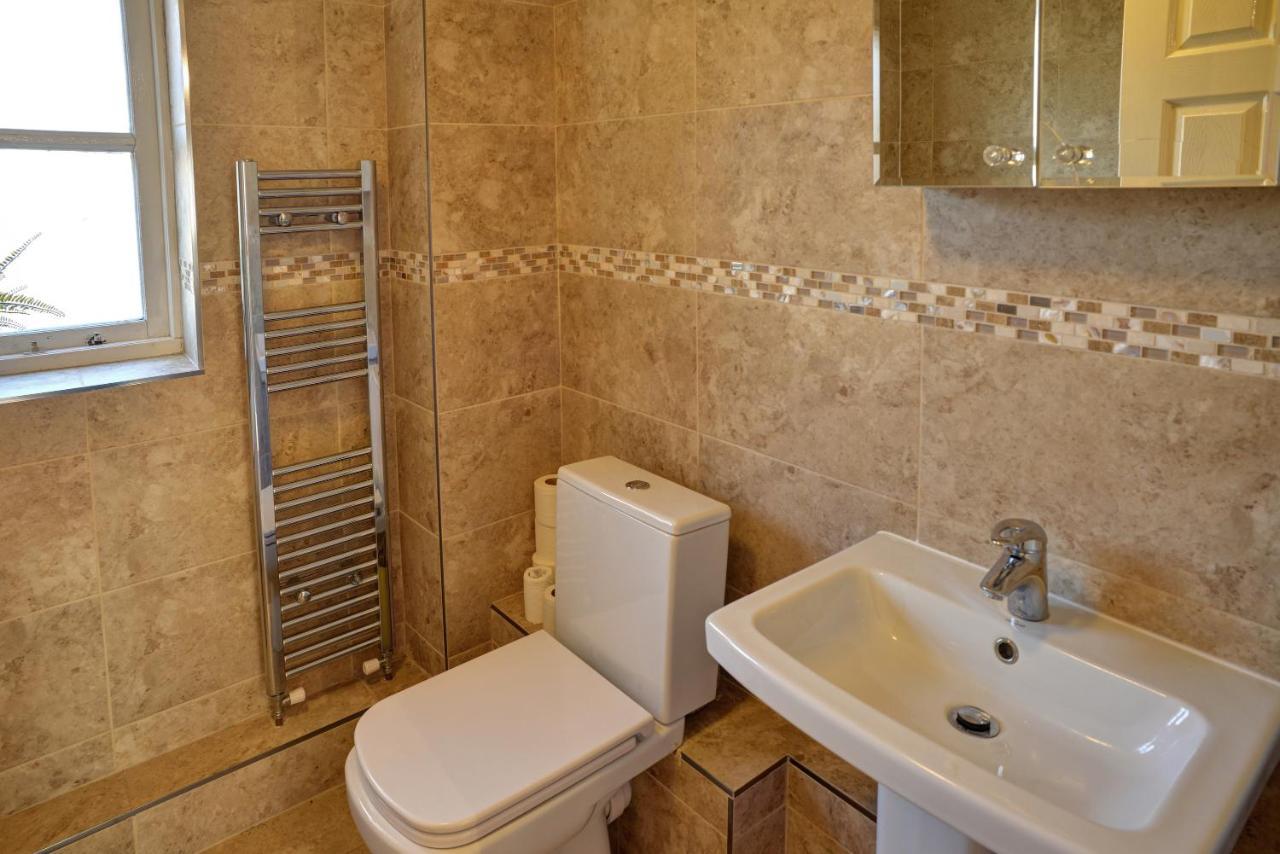 Modern & Spacious - Walk To London Excel- Parking Exterior foto