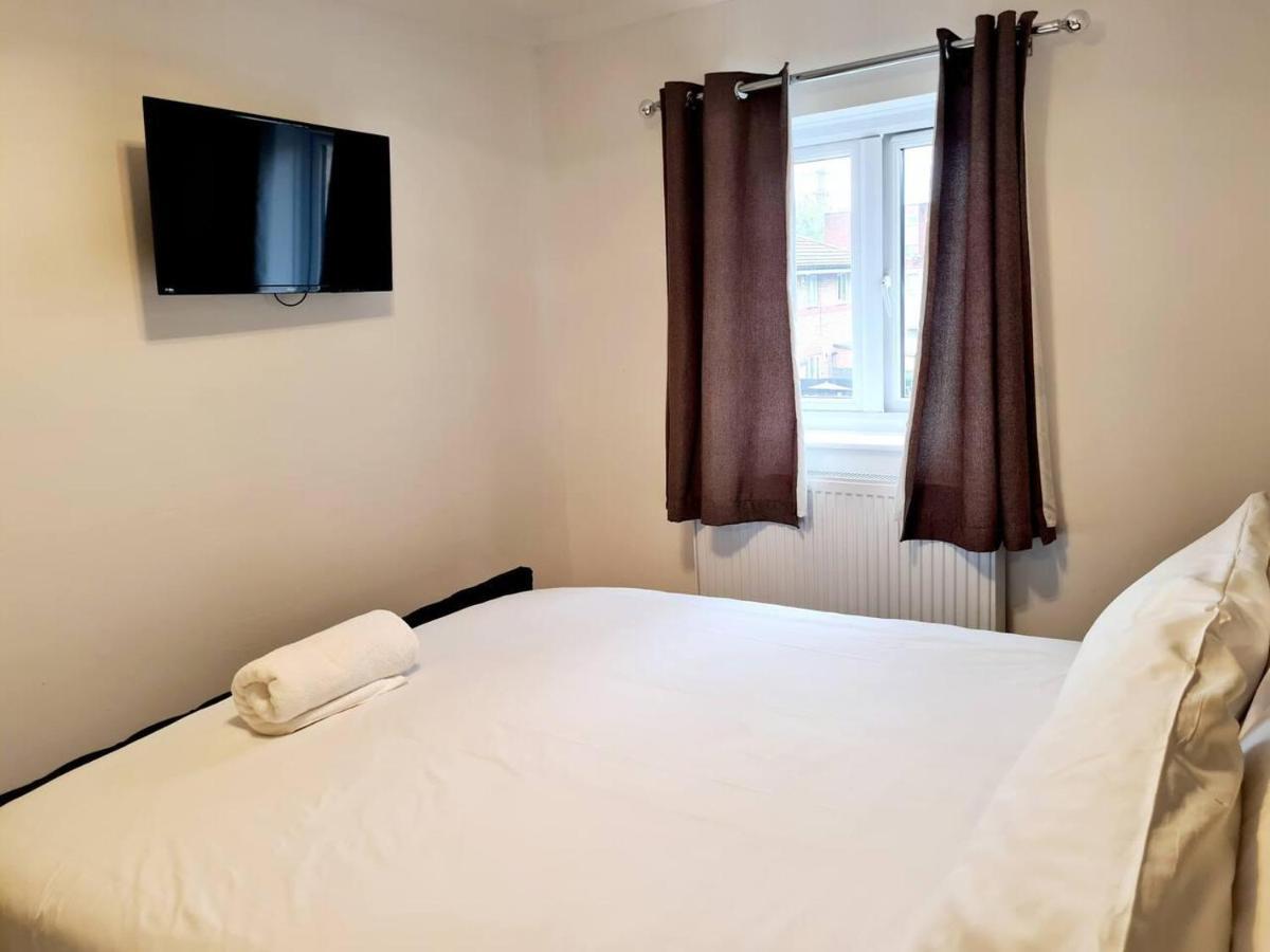Modern & Spacious - Walk To London Excel- Parking Exterior foto